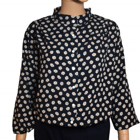 Blouse dames blauw margrietMet een opstaand kraagje en aan de voorzijde sluit dit blouse met knoopjes.--tot 5 XL